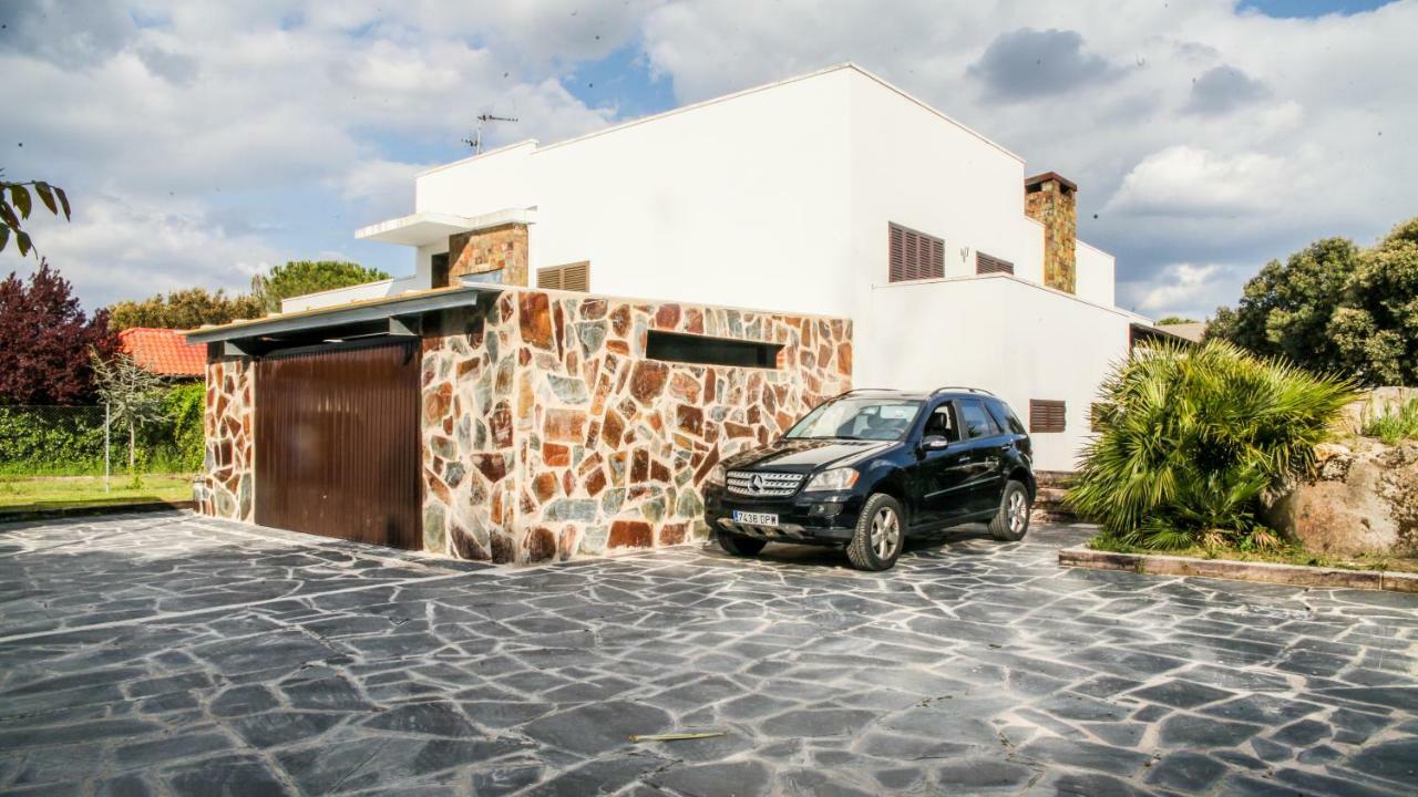 Villa La Roca Madrid Guadarrama Kültér fotó